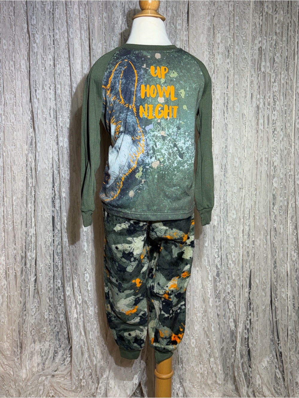 wonder nation Boys Green and Orange 'Up Howl Night' Wolf Pajama Set